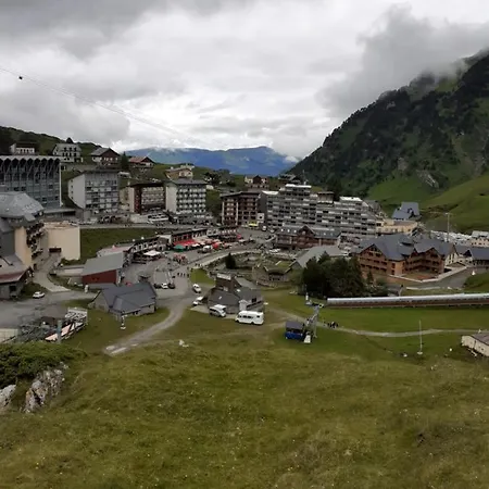 Апартаменты Au Pied Du Pic Du Midi A *